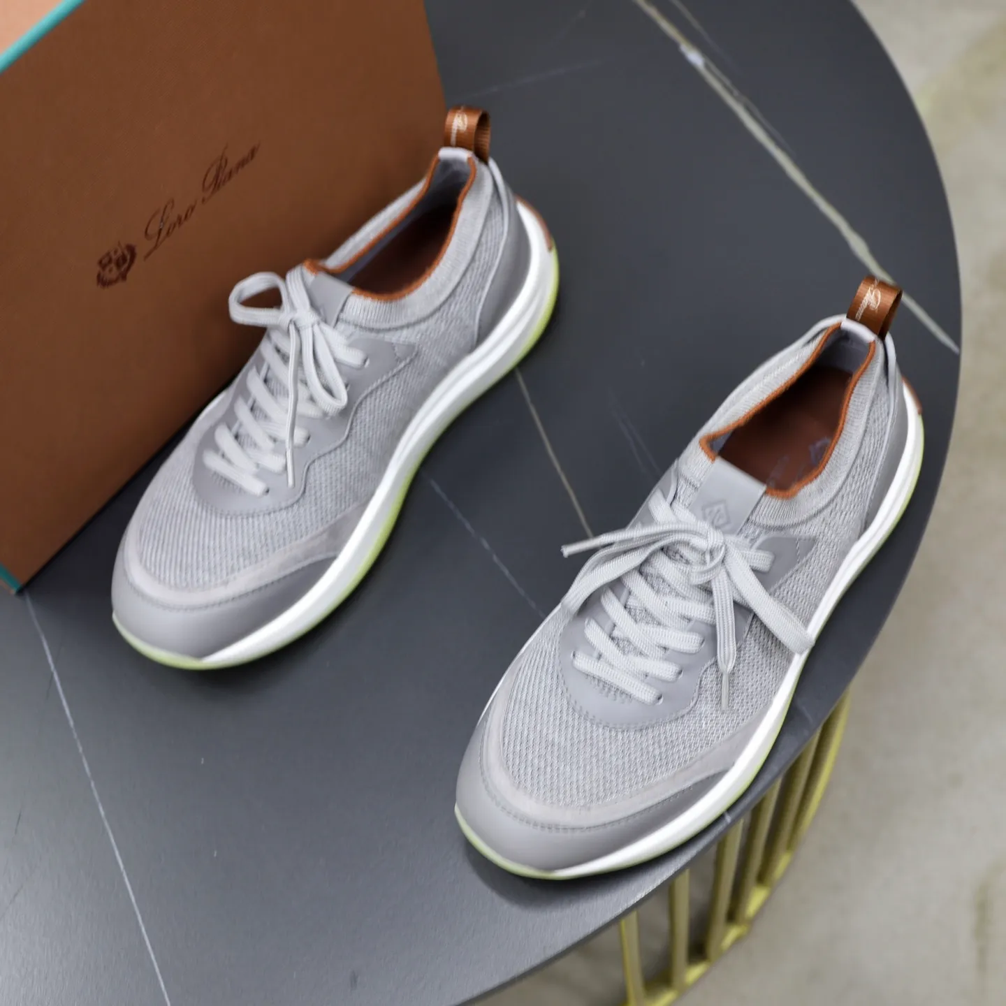 Factory price: 💰620 Loropiana LP men's shoes ♞size; 38-44 "45.46 customization" cowhide stitching and cowhide feet. It is really easy to wear, lazy, relaxed, casual, perfect comfort, and there are many color choices, and they all look good with clothes. Is it true that Loropiana can bring social value? “Loropiana is the best thing money can buy”